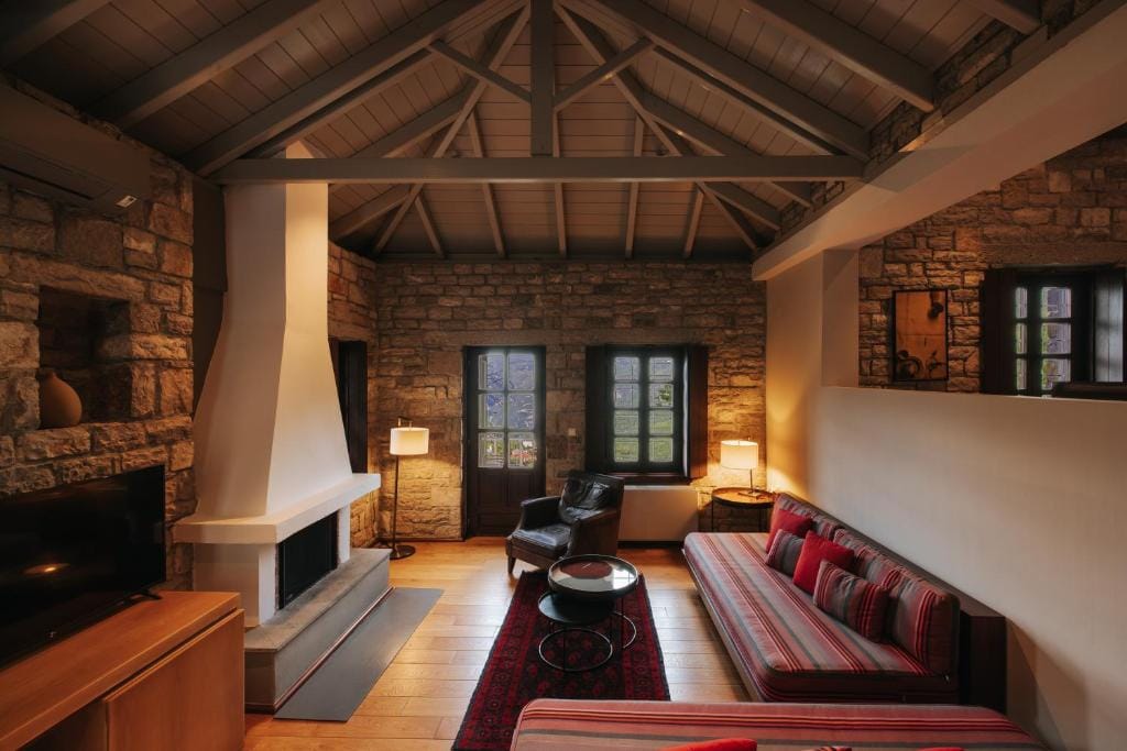 Aristi Mountain Resort & Villas - 1