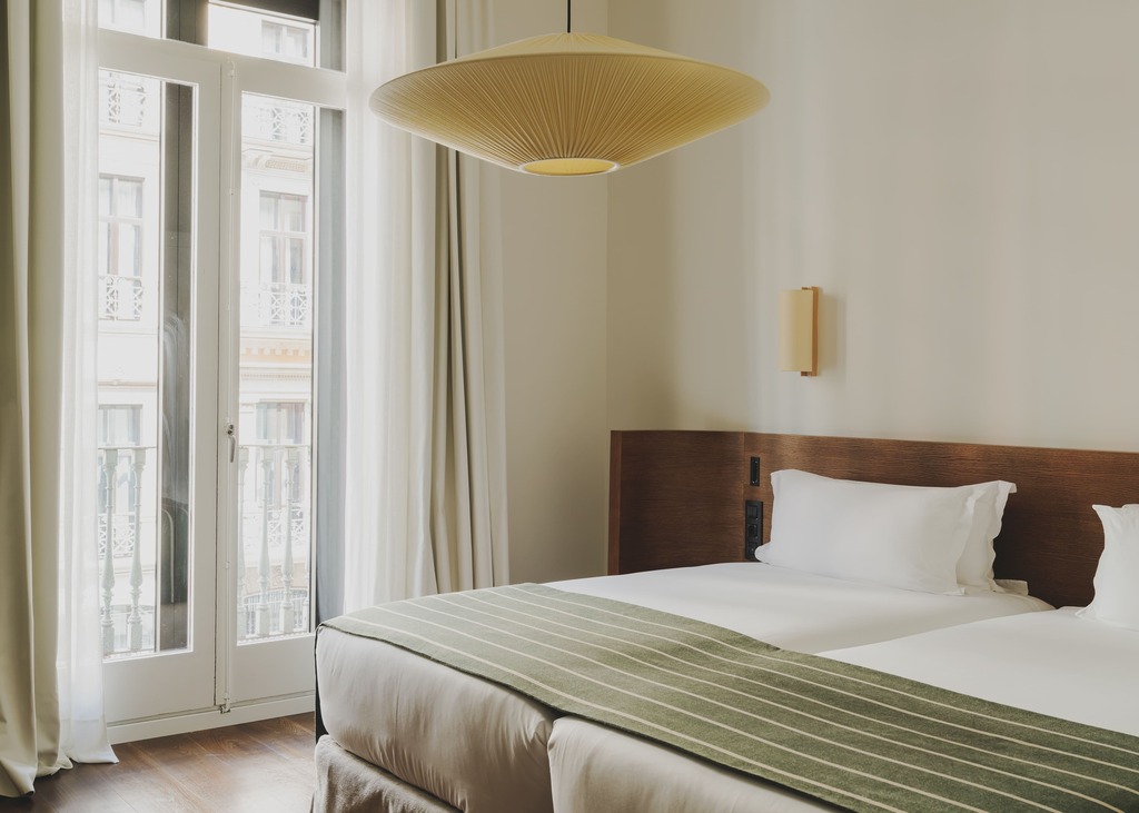 Hotel Regina Barcelona - 3
