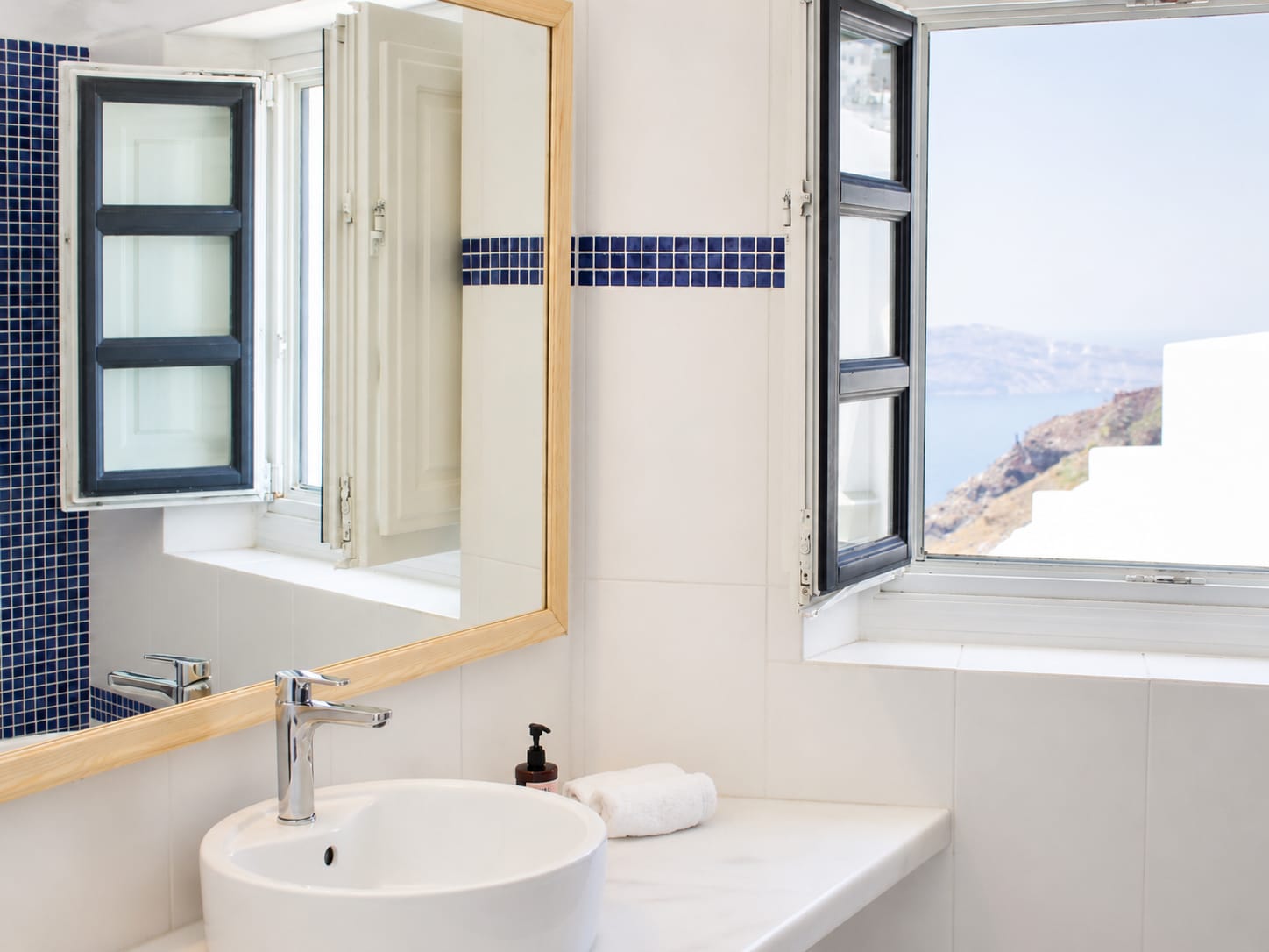 Cocoon Suites - 6